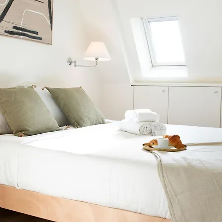 Eiffel 2br Avenue * Paris