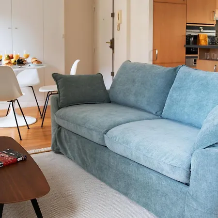 Eiffel 2br Avenue * Paris